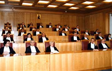 Αντισυνταγματική η ποσόστωση σε βάρος γυναικών σε διαγωνισμούς, έκρινε τμήμα του ΣτΕ