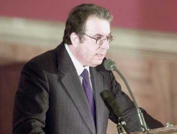 Συμβιβαστική λύση απεμπλοκής από το αδιέξοδο στα ΑΕΙ προτείνει ο Γ.Μπαμπινιώτης