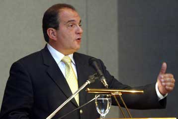 Η Ελλάδα κατρακυλά ασταμάτητα, υποστήριξε ο Κ.Καραμανλής από τη Θεσπρωτία