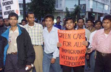 Αντιρατσιστική πορεία στο κέντρο της Αθήνας από οργανώσεις και μετανάστες