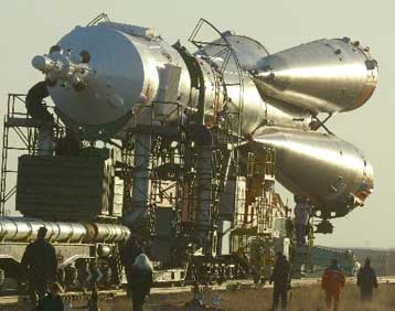 Για το Διεθνή Διαστημικό Σταθμό αναχώρησε το ρωσικό Soyuz TMA-3 με τριμελές πλήρωμα