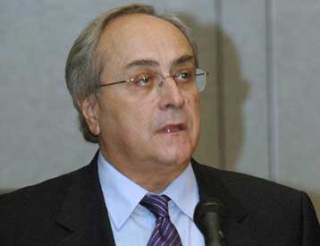 Διαστάσεις εθνικού θέματος λαμβάνει η εκκλησιαστική διαμάχη, κατά τον Ν.Κωνσταντόπουλο