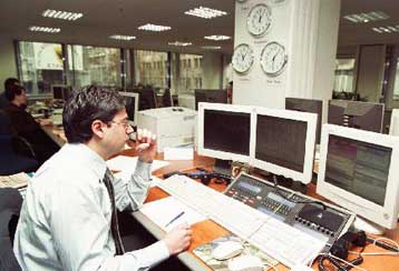 Στην αναβάθμιση της ελληνικής οικονομίας προχωρά η Fitch