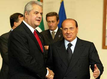 Ηχηρό «ναι» των Ρουμάνων στο νέο Σύνταγμα – Παραιτήσεις υπουργών λόγω σκανδάλου