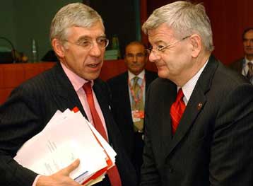 Αρχισαν οι συνομιλίες των τριών Ευρωπαίων ΥΠΕΞ με την Τεχεράνη για τα πυρηνικά