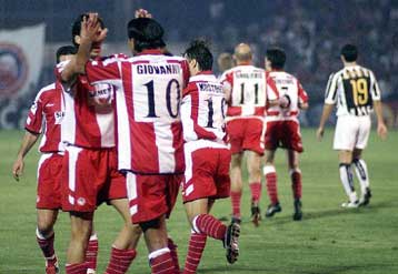 Το τελευταίο τους χαρτί για την πρόκριση παίζουν την Τρίτη Ολυμπιακός και ΑΕΚ