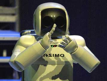 Αυξάνονται οι πωλήσεις βιομηχανικών και οικιακών ρομπότ