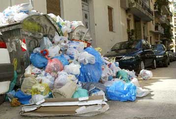 Νέα 48ωρη απεργία από την Τετάρτη αποφάσισαν οι εργαζόμενοι στους δήμους