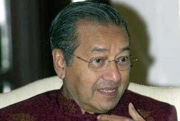 Στην αντισημιτική ρητορεία εμμένει ο Μαλαισιανός πρωθυπουργός αψηφώντας τις αντιδράσεις