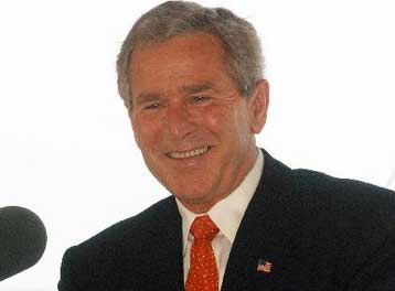 Χαιρετίζει ο Μπους τη δέσμευση του Ιράν για τον έλεγχο στις πυρηνικές εγκαταστάσεις