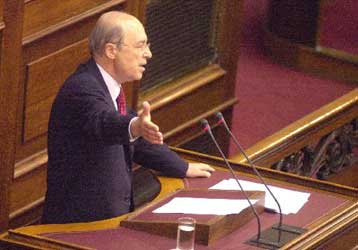 Την ανάγκη να αποδεχθεί η Ελλάδα το σχέδιο Συντάγματος της ΕΕ επισήμανε ο Κ.Σημίτης