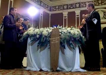 «Σκιά» στην κηδεία Ιζετμπέκοβιτς η αποκάλυψη ότι ήταν ύποπτος για εγκλήματα πολέμου