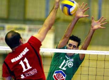 Νίκες μεν απώλειες δε για ΠΑΟ και Ολυμπιακό πριν από το ντέρμπι