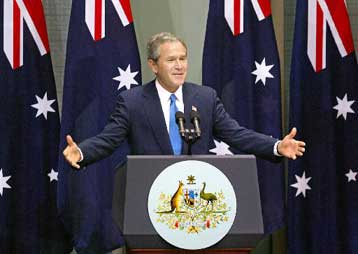 Επεισόδια μέσα και έξω από τη αυστραλιανή Βουλή με αφορμή την ομιλία Μπους