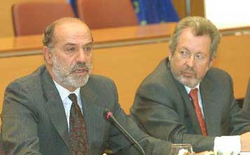 Κρίσιμη συνάντηση την Παρασκευή για το μέλλον της Cosmorom