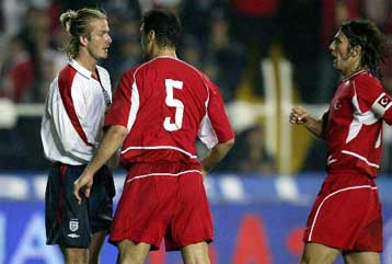 Παρελθόν ο Αλπάι από την Αστον Βίλα λόγω Μπέκαμ