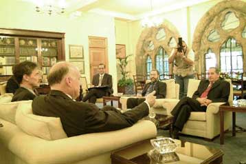 Επαφές Γουέστον στα κατεχόμενα με Τουρκοκύπριους πολιτικούς