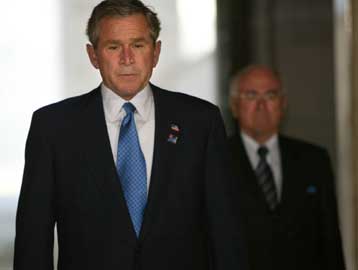 Η οικονομική βοήθεια θα μας βοηθήσει να ανοικοδομήσουμε το Ιράκ, δήλωσε ο Τζ.Μπους