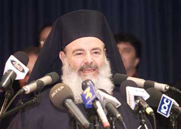 Το προφίλ του Έλληνα πιστού βάσει πολιτικής τοποθέτησης σκιαγραφεί γκάλοπ της Opinion