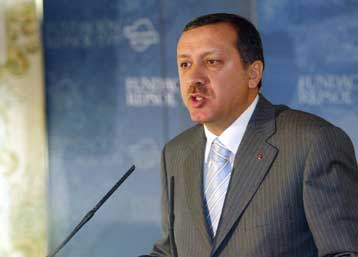 Τετραμερή διάσκεψη για το Κυπριακό είχε προτείνει ο Τούρκος πρωθυπουργός