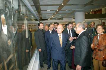 Έκθεση για την Κύπρο στο Τελλόγλειο Ίδρυμα επισκέφθηκε ο Κωστής Στεφανόπουλος