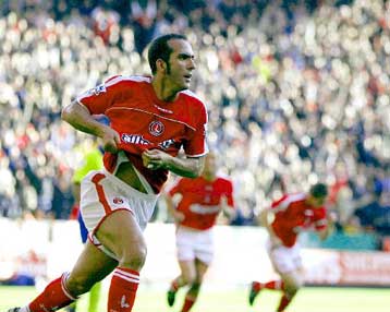 Απώλεια βαθμών για την Αρσεναλ, που έμεινε όμως μόνη πρώτη