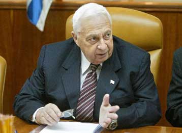 Δεν υπάρχουν σχέδια δολοφονίας Αραφάτ, δηλώνει για πρώτη φορά δημοσίως ο Αριέλ Σαρόν