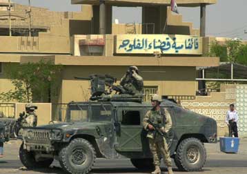 Πέντε νεκροί από επίθεση αυτοκτονίας κοντά σε σχολείο της Φαλούτζα