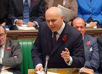 Η ώρα της κρίσης για την παραμονή του Ίαν Ντάνκαν Σμιθ στην ηγεσία των Τόρις