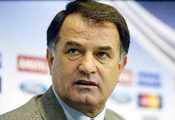 Χωρίς ανακοινώσεις επέστρεψε ο Μπάγεβιτς από το Βελιγράδι