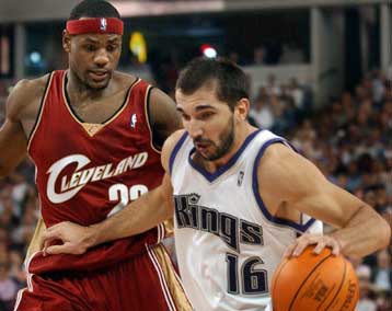 Νίκη των Σακραμέντο επί των Καβαλίερς με τον 18χρονο Τζέιμς να «κλέβει» την παράσταση