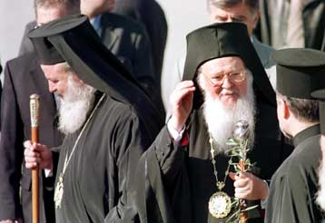 Συνεχίζονται οι συσκέψεις στην Αρχιεπισκοπή για την εκτόνωση της κρίσης με το Φανάρι