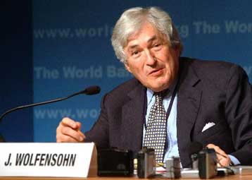 Μείωση αμυντικών δαπανών για την καταπολέμηση της φτώχειας ζητά η Παγκόσμια Τράπεζα