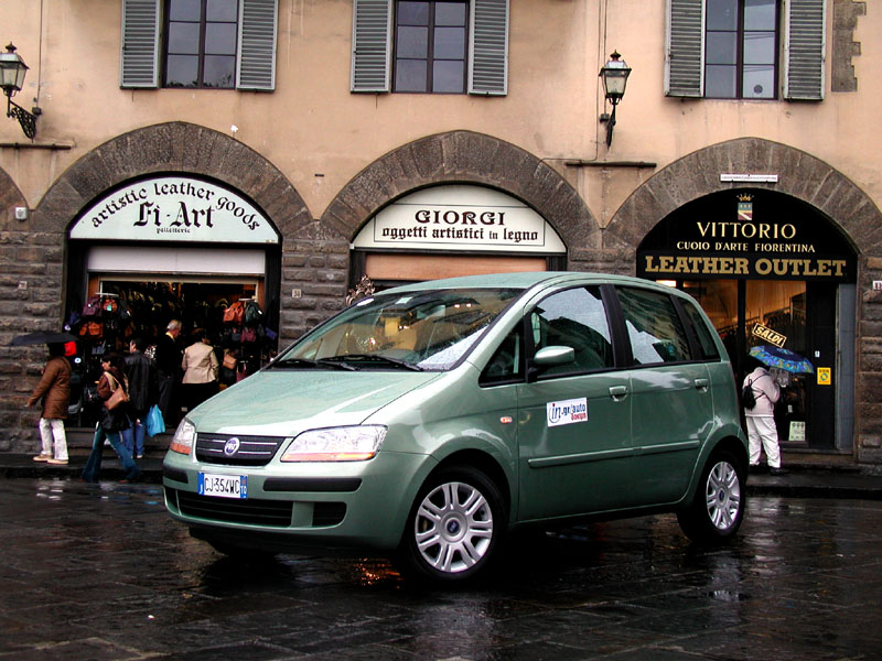 Τον Ιανουάριο του 2004 στην Ελλάδα το Fiat Idea με τιμή από 14.000 ευρώ
