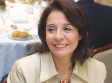 Εμμένει στη θέση της να μην πολιτευτεί με κανένα κόμμα η Μαρία Δαμανάκη