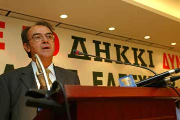 Βολές εναντίον της κυβέρνησης από το Δημήτρη Τσοβόλα