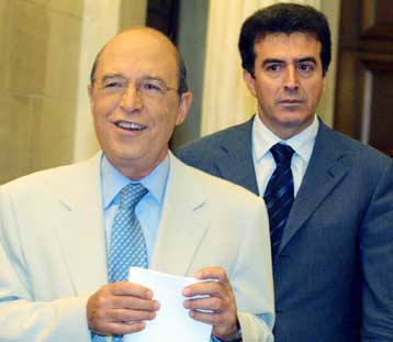 Οικονομία, νέοι υποψήφιοι και «δεξιό πρόσωπο της ΝΔ» επίκεντρα της τακτικής του ΠΑΣΟΚ