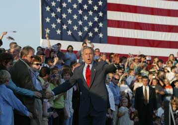 Σε κατακόρυφη πτώση η δημοτικότητα Μπους-Προβάδισμα μίας μονάδας έναντι Δημοκρατικών