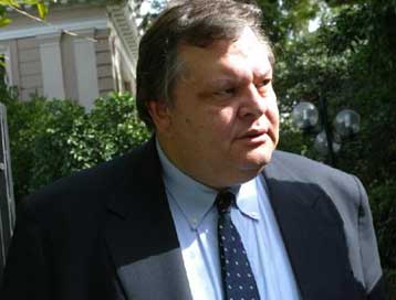 Στηρίζει το ΥΠΠΟ την πρόταση για διεξαγωγή της σφαιροβολίας το 2004 στην Αρχαία Ολυμπία