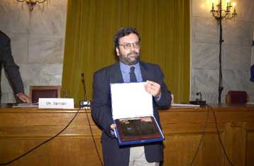 Στο δημοσιογράφο Γιάννη Διακογιάννη απονεμήθηκε το 1ο βραβείο «Ελένη Βλάχου»