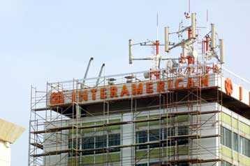 Στον «αέρα» ενδέχεται να βρεθούν δεκάδες εγκαταστάσεις κεραιών κινητής τηλεφωνίας