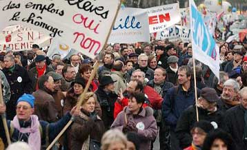 Απρόσμενη υποχώρηση σημείωσε η καταναλωτική εμπιστοσύνη στη Γαλλία τον Οκτώβριο