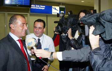 Με συγκρατημένη αισιοδοξία έφτασε στην Αθήνα η αποστολή της Γαλατάσαραϊ