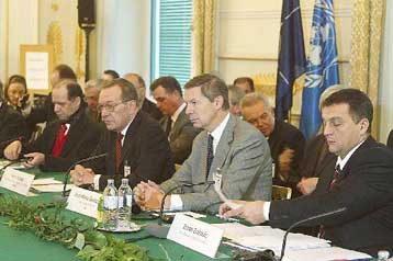 Στα μέσα του 2005 πιθανώς η έναρξη των συνομιλιών για το τελικό καθεστώς του Κοσόβου