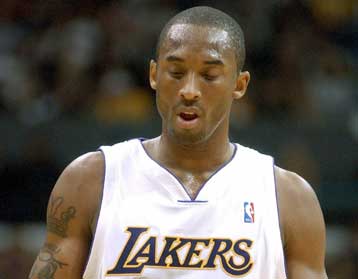 Μία ακόμα νίκη για τους Λέικερς με πρωταγωνιστή τον Κόμπι Μπράιαντ