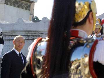 Στη Ρώμη ο Βλαντιμίρ Πούτιν εν όψει της Συνόδου Κορυφής ΕΕ-Ρωσίας