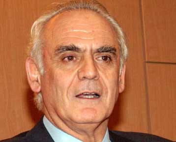 Στο 3,5% ο πληθωρισμός το 2003, εκτιμά ο Ακης Τσοχατζόπουλος