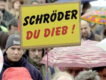 Μόλις το 23% της προτίμησης των Γερμανών συγκεντρώνει η κυβέρνηση Σρέντερ