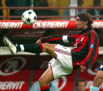 Ρομπέρτο Κάρλος και Μαλντίνι νοκ άουτ για Ρεάλ και Μίλαν