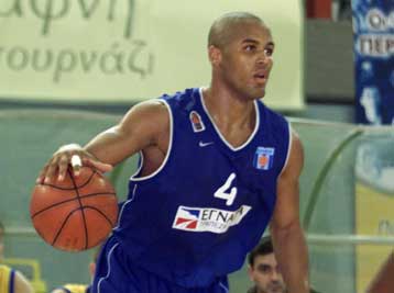 Τζάστιν Χάμιλτον αντί Έντι Γκιλ στον Ιωνικό Νέας Φιλαδέλφειας